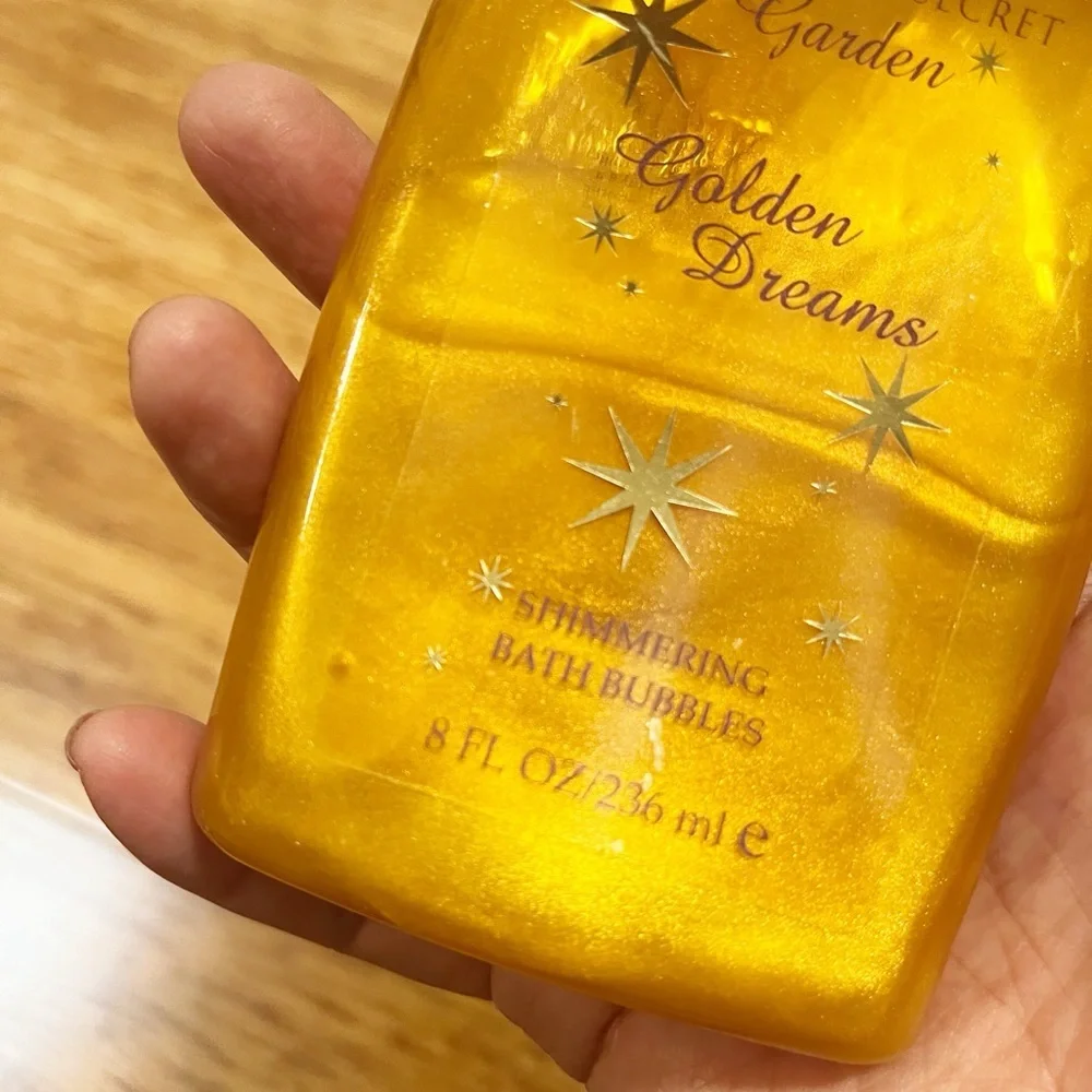 Vtg RARE Victoria's Secret Golden Dreams Shimmering Bath Bubbles- Discontinued